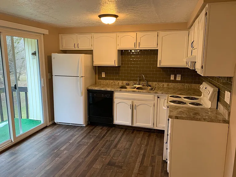Villager Apartments — Photo 35