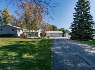 4001 Julie Ln, Cedar Rapids, IA