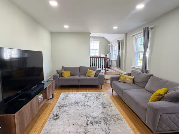 141 Monroe Ave, River Edge, NJ 07661