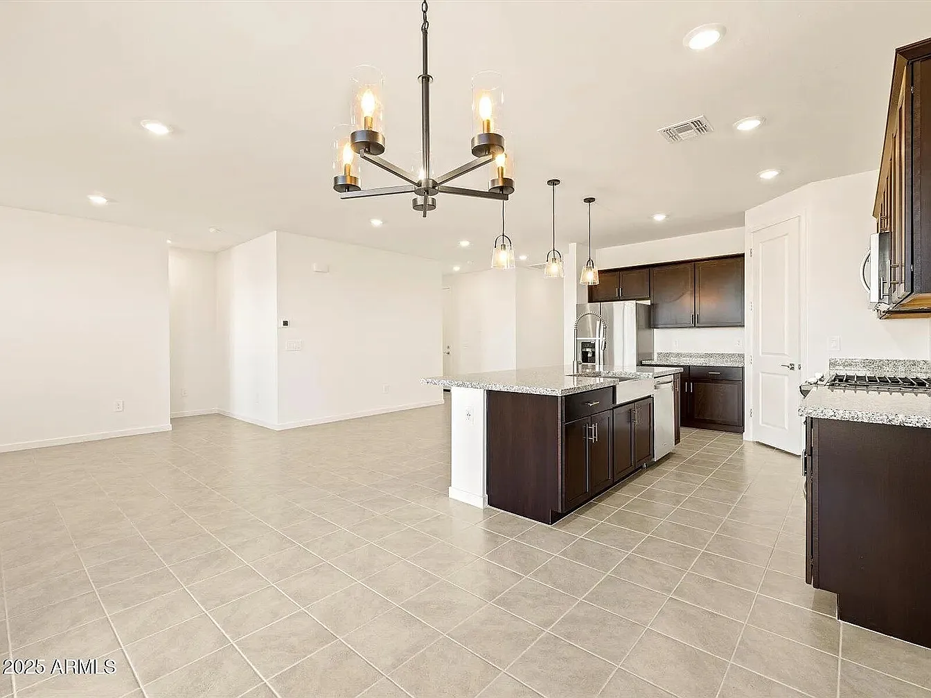 3 bed, 1874 sqft, $1,850 — Photo 2