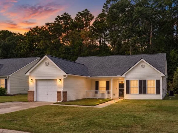 318 Slow Mill Dr, Goose Creek, SC 29445