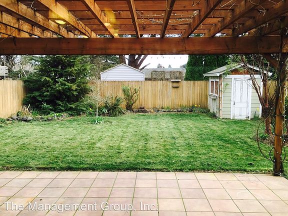 3rd image of 2209 NE 94th Ct