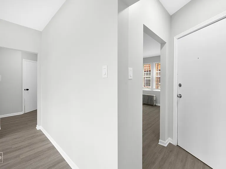 735 N Austin — Photo 1