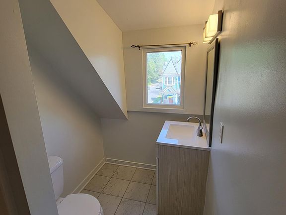 5th image of 2210 Barton Ave APT 3