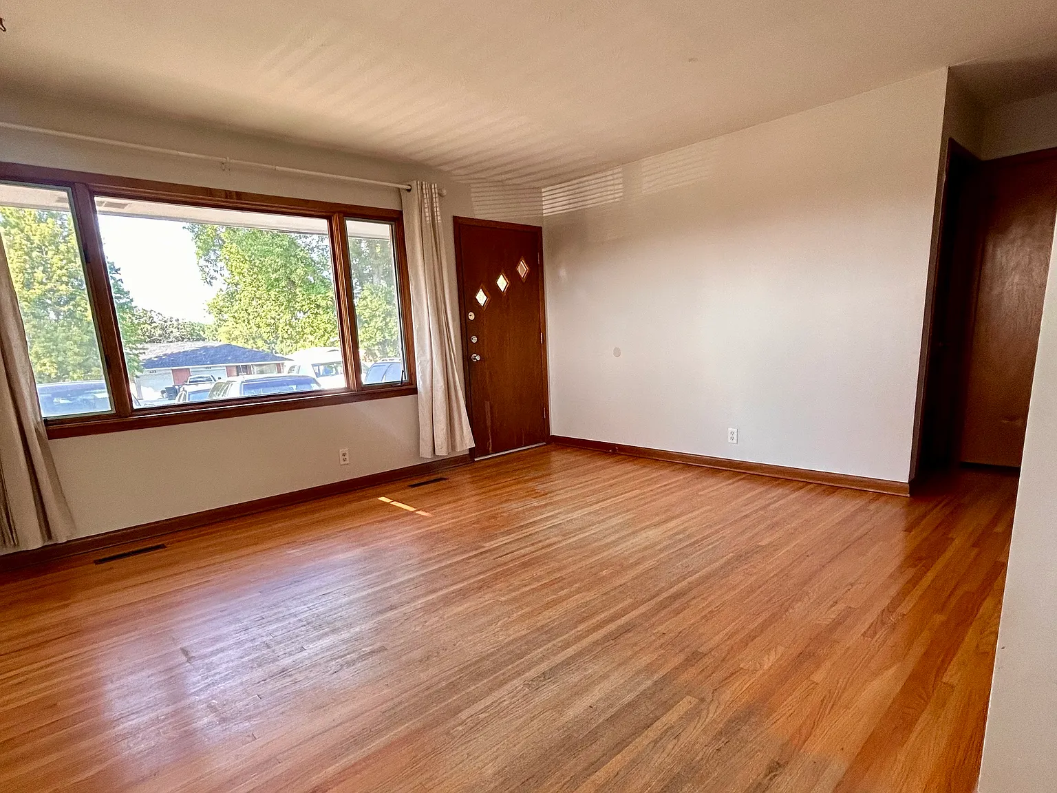 2 bed, 1.5 bath, 780 sqft, $1,250 — Photo 3
