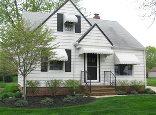 5103 Robinhood Dr, Willoughby, OH 44094