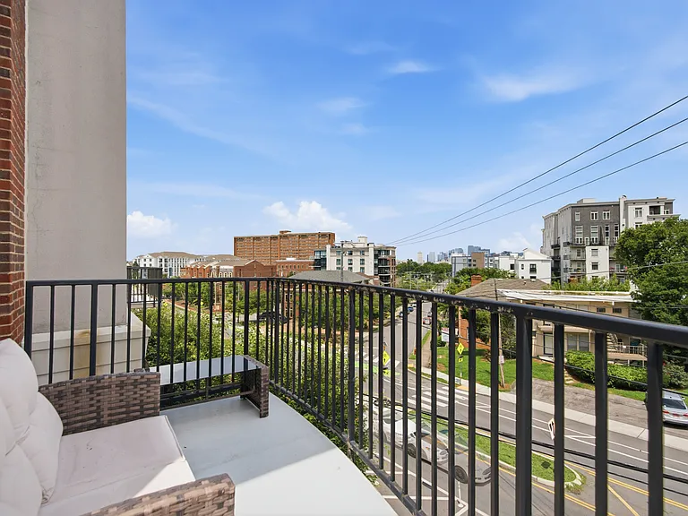 205 31st Ave N #310 — Photo 38
