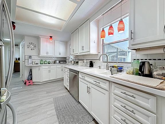 3rd image of 66119 Essex Rd #119