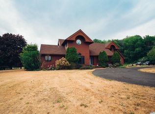 12 Weathersfield Ln, Valatie, NY 12184