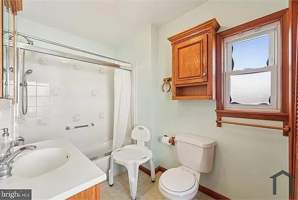 3 bed, 1300 sqft, $1,800 — Photo 4
