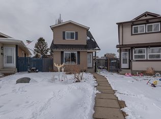8326 157th Ave NW, Edmonton, AB T5Z 2P7