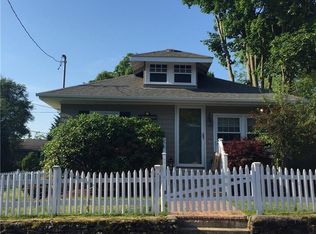 68 Chachapacasset Rd, Barrington, RI 02806