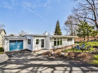 2 Splitrock Rd, Norwalk, CT 06854