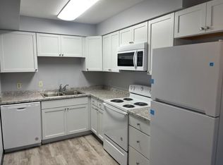 1517 E 1st St #4, Duluth, MN 55812