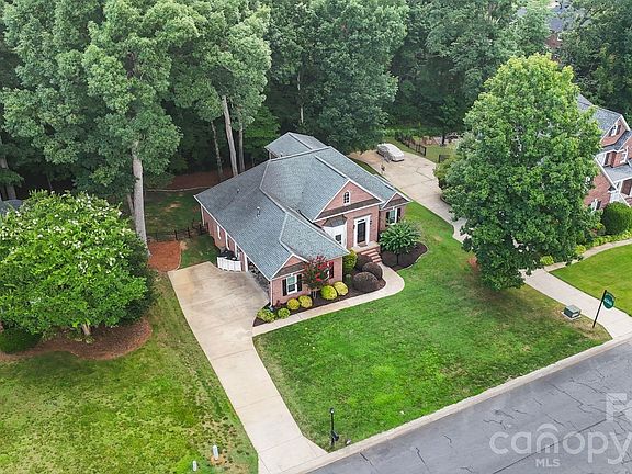 2nd image of 4437 Shannamara Dr