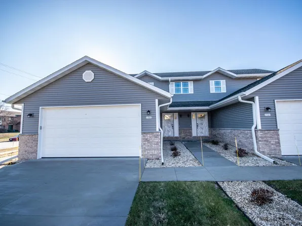 1363 Legion CIRCLE, West Bend, WI 53090