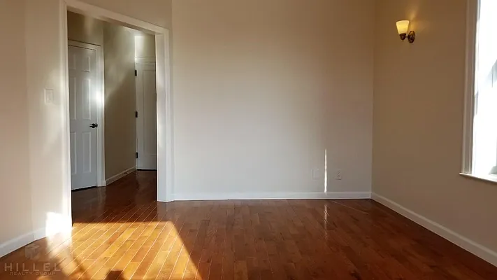 Rented by Hillel Realty Group | media 19