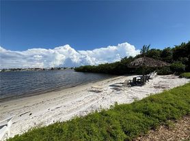 900 Scotia Dr, Hypoluxo, FL