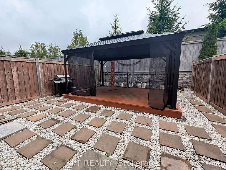 22 Dufay Rd — Photo 21