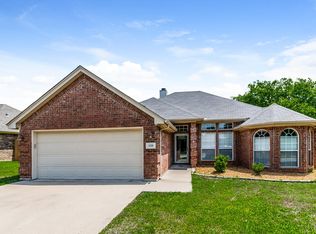 1120 Highcrest Dr, Burleson, TX 76028