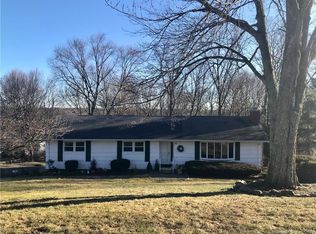 50 Fairview Ave, Trumbull, CT 06611