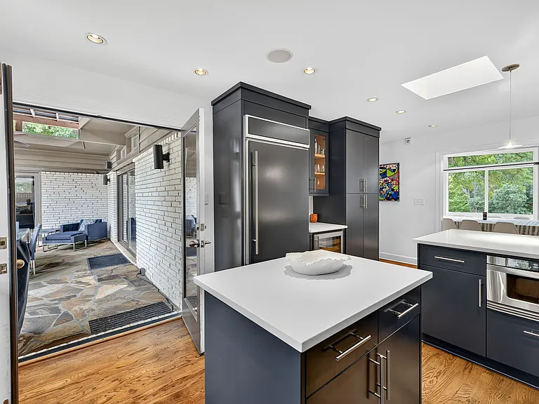 360 Elden Dr — Photo 21