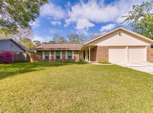4206 Meadow Glen Dr, Dickinson, TX 77539