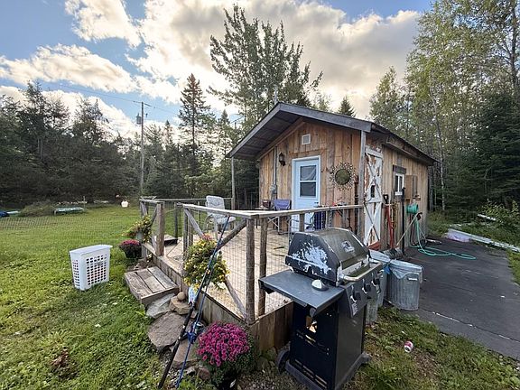 2nd image of 239 Rhines Rd