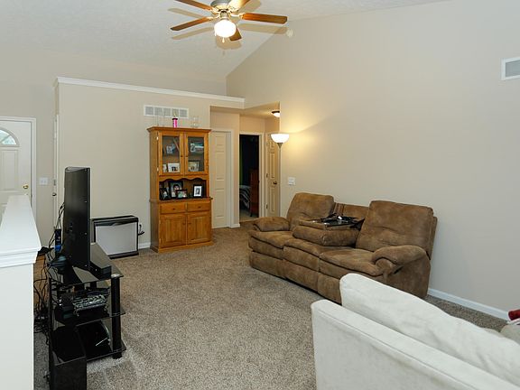 5955 Thistlewood Ave-105