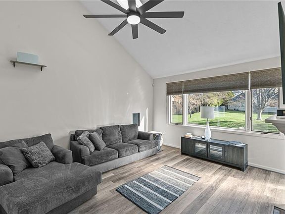 5th image of 68 Hilltop Dr Unit D