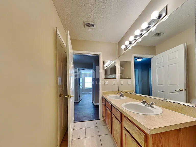 3108 Silverado Cir — Photo 20