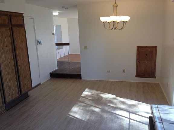 Spacious Dining Area