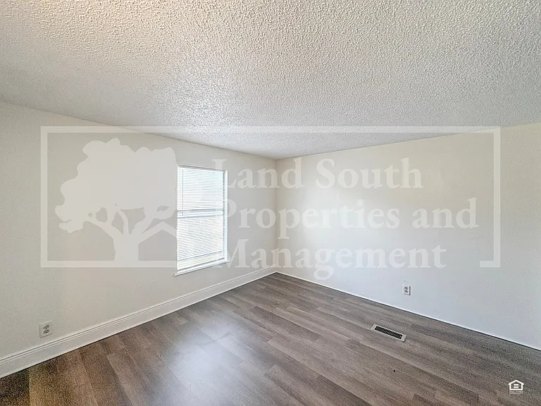 1175 Meadow Lawn St — Photo 9