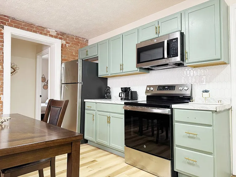 810 W Iowa St #D — Photo 17