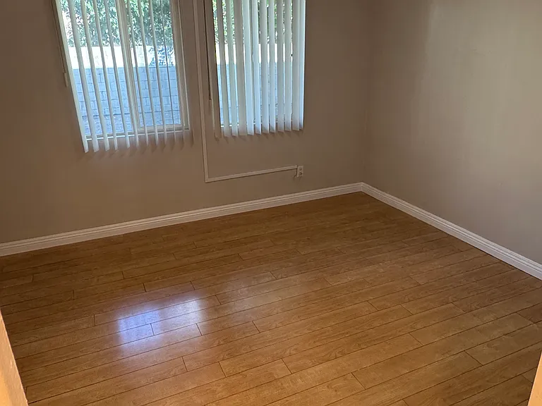 1036 Winchester Ave #4 — Photo 6