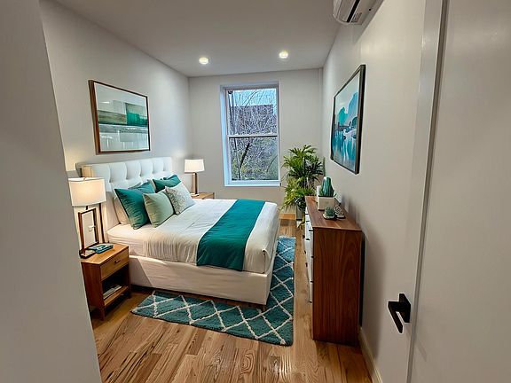 3rd image of 68-10 Woodside Ave #1