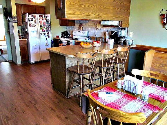 3rd image of 308 Sequoia Dr
