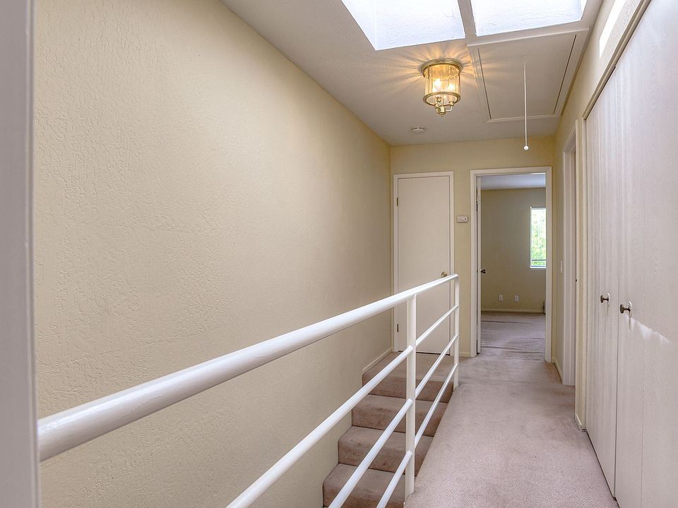 1st image of 165 Okeefe St APT 4