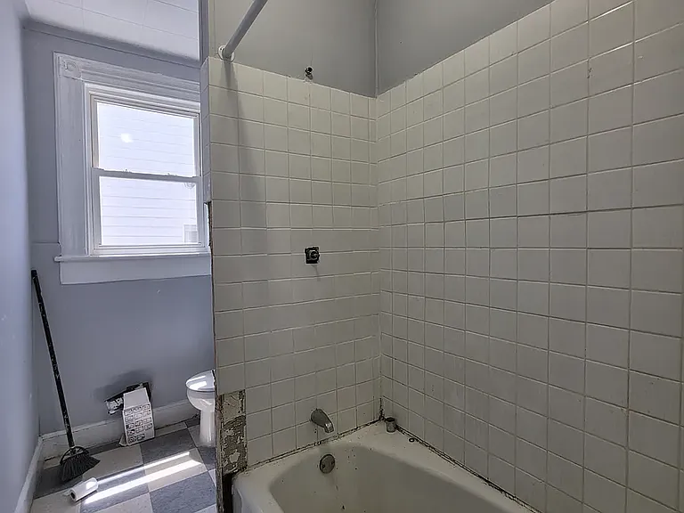 96 Brown Pl #A — Photo 13