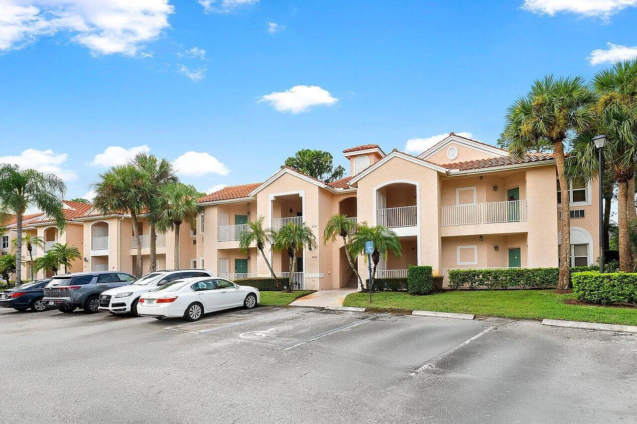 1 bed, 1.0 bath, 900 sqft, $1,950 — Photo 2