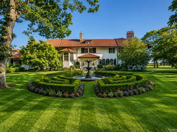 767 Montauk Highway, Westhampton Beach, NY 11978