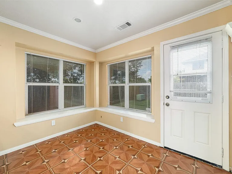 8207 Aliso Canyon Ln — Photo 12