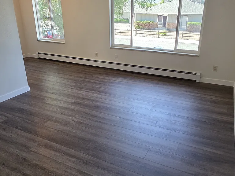 1025 Cedar Way #4 — Photo 3