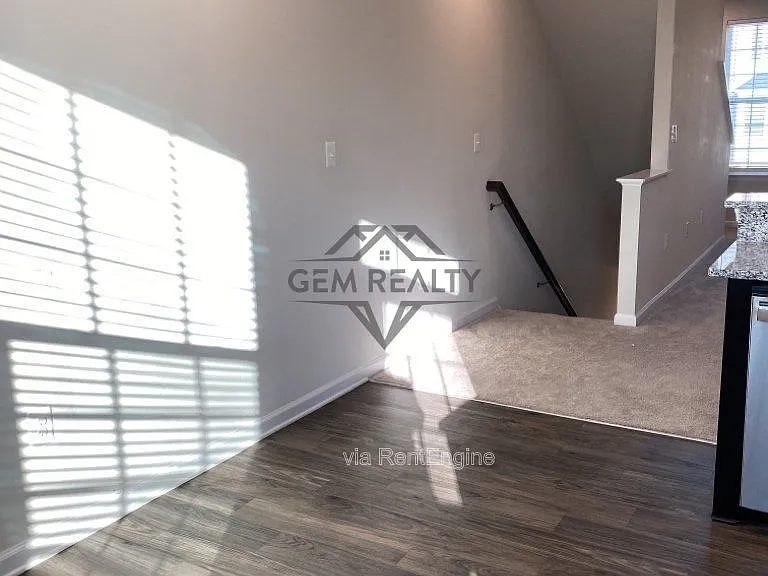 531 View Point Way — Photo 17