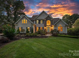 126 Silver Eagle Ln, Mooresville, NC 28117