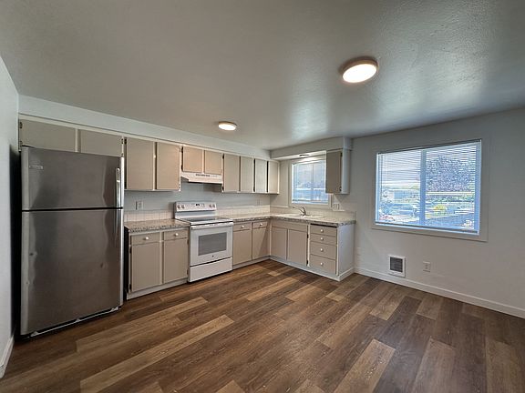 2nd image of 740 N Main St Unit 2