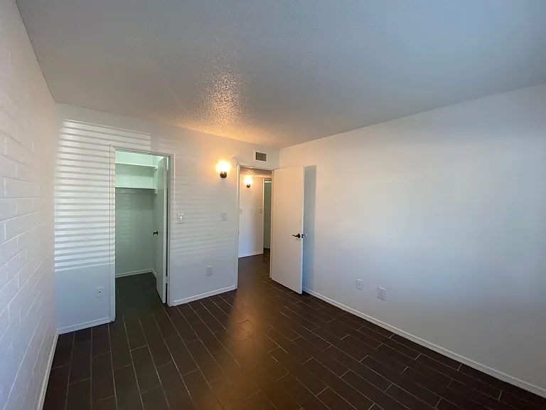 1 and 2 Bedrooms Great Location with Community Pool and Onsite Laundry! 1/2 of Mile from U of A — Photo 106