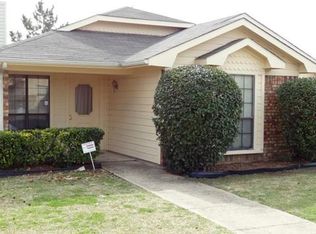1302 Smokehouse Ln, Mesquite, TX 75149