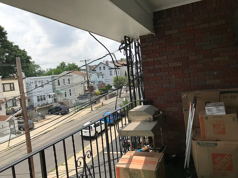 Hancock Ave — Photo 16