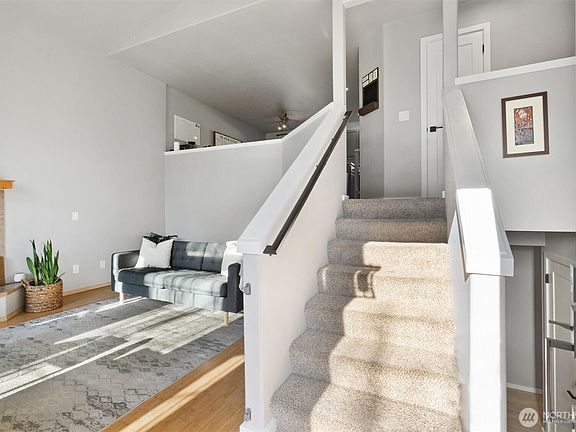 3rd image of 9722 50th Avenue NE